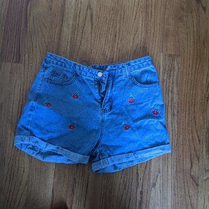 Romwe Large Chery Short Large